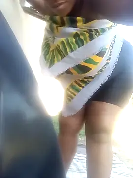 Snapshot of Choco-Coco10 chatting on 10-24-25, 02:13 Choco-Coco10 online show from 10-24-25, 02:13