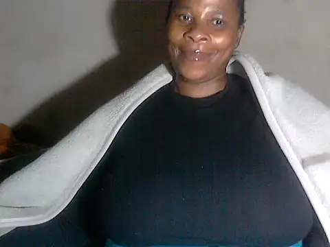 Snapshot of Choco-Coco10 chatting on 10-28-25, 02:26 Choco-Coco10 online show from 10-28-25, 02:26