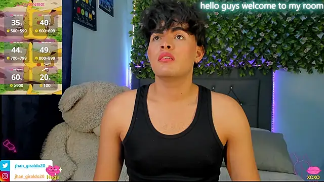 Snapshot of kamii_22 chatting on 12-15-24, 02:37 kamii 22 online show from 12-15-24, 02:37