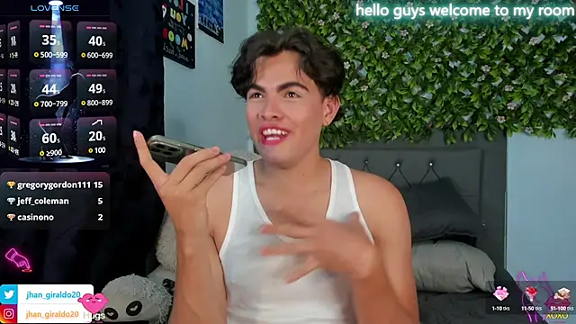 Snapshot of kamii_22 chatting on 01-12-25, 12:39 kamii 22 online show from 01-12-25, 12:39