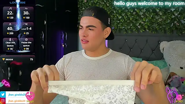 Snapshot of kamii_22 chatting on 02-06-25, 02:37 kamii 22 online show from 02-06-25, 02:37