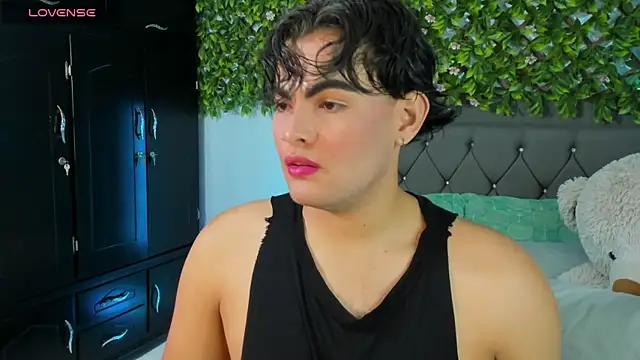 Snapshot of kamii_22 chatting on 02-18-25, 04:26 kamii 22 online show from 02-18-25, 04:26