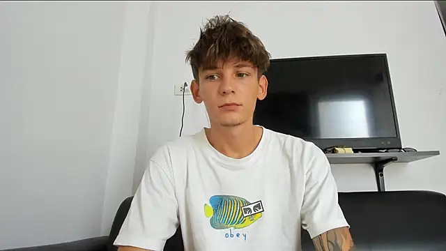 MiracleCam online show from 03-07-26, 03:25