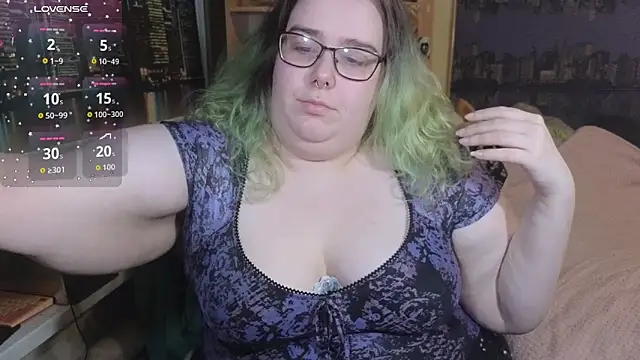 Snapshot of JannetPie chatting on 04-17-26, 10:35 JannetPie online show from 04-17-26, 10:35