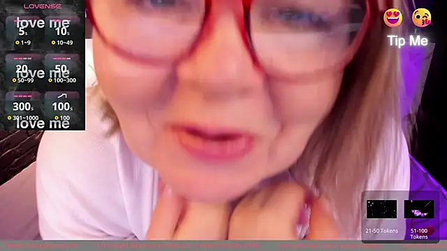 Shannonshine online show from 10-31-25, 01:34