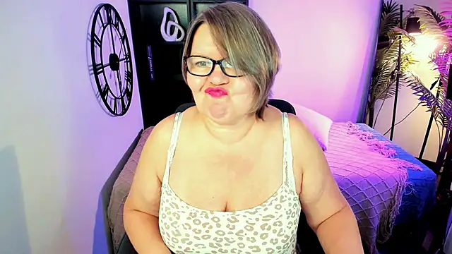 Shannonshine online show from 03-25-26, 02:01