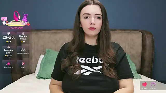 Snapshot of IamMolly chatting on 10-27-25, 09:19 IamMolly online show from 10-27-25, 09:19