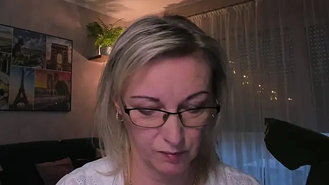 vanessa chat online show from 12-11-24, 02:22