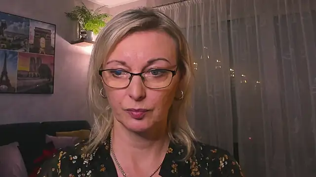 vanessa chat online show from 12-23-24, 06:05
