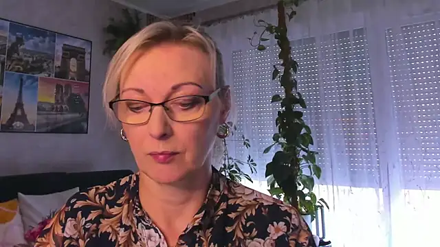 Snapshot of vanessa_chat chatting on 10-02-25, 01:18 vanessa chat online show from 10-02-25, 01:18