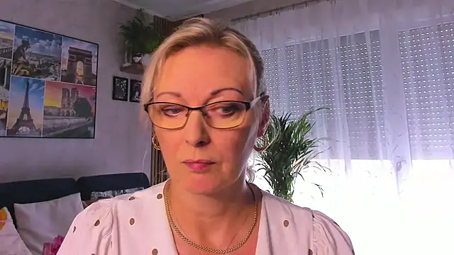 Snapshot of vanessa_chat chatting on 10-09-25, 01:31 vanessa chat online show from 10-09-25, 01:31