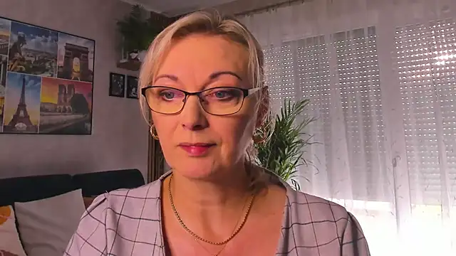 Snapshot of vanessa_chat chatting on 10-10-25, 06:23 vanessa chat online show from 10-10-25, 06:23