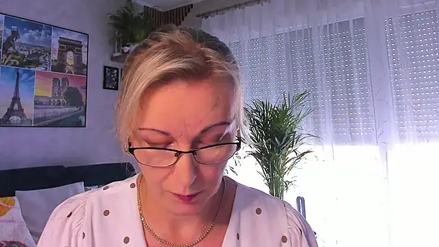 Snapshot of vanessa_chat chatting on 10-13-25, 01:22 vanessa chat online show from 10-13-25, 01:22