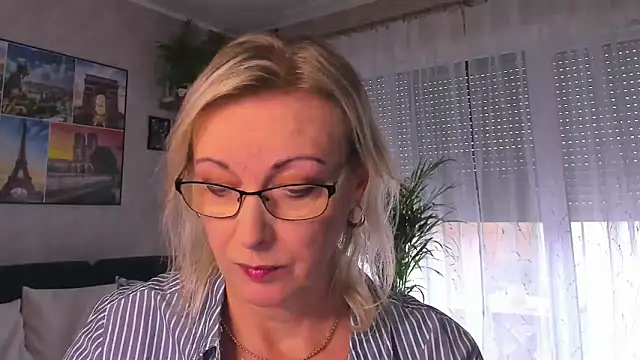 Snapshot of vanessa_chat chatting on 10-16-25, 01:23 vanessa chat online show from 10-16-25, 01:23