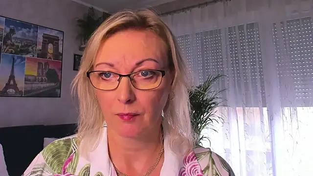 Snapshot of vanessa_chat chatting on 10-22-25, 01:22 vanessa chat online show from 10-22-25, 01:22