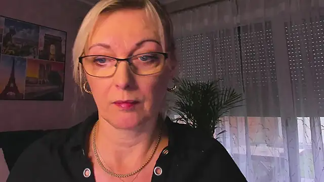 Snapshot of vanessa_chat chatting on 10-27-25, 02:32 vanessa chat online show from 10-27-25, 02:32