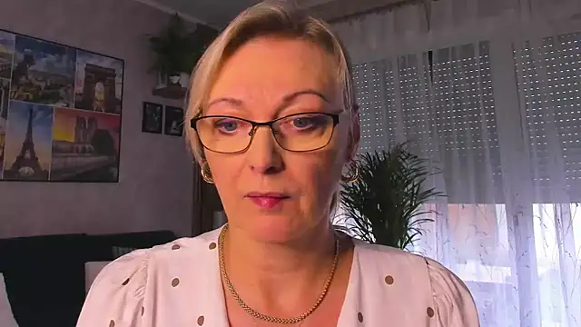 Snapshot of vanessa_chat chatting on 10-28-25, 02:20 vanessa chat online show from 10-28-25, 02:20