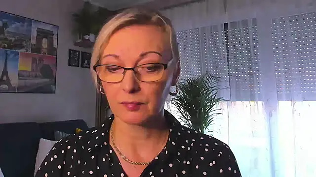 Snapshot of vanessa_chat chatting on 10-29-25, 02:30 vanessa chat online show from 10-29-25, 02:30