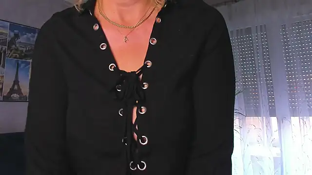 Snapshot of vanessa_chat chatting on 11-04-25, 02:16 vanessa chat online show from 11-04-25, 02:16