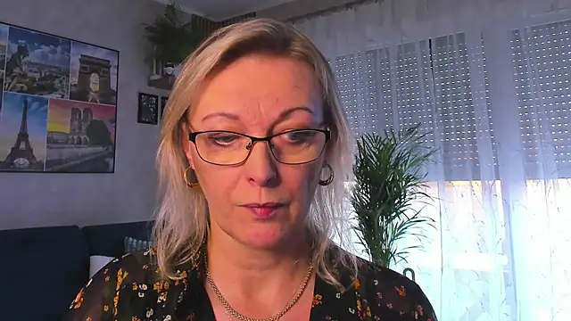 Snapshot of vanessa_chat chatting on 11-06-25, 02:18 vanessa chat online show from 11-06-25, 02:18