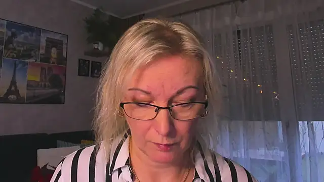 vanessa chat online show from 12-17-25, 02:23