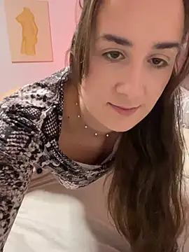 EllaMae online show from 12-19-24, 10:21