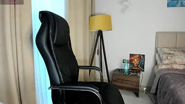 Colette  1977 online show from 02-18-26, 06:09