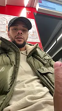 Lionayowe online show from 11-22-25, 06:51