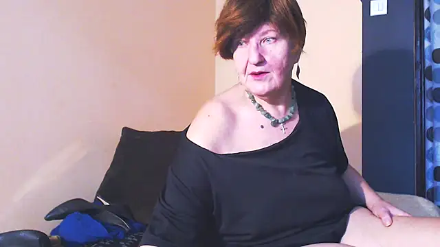 Snapshot of MioritaHard chatting on 01-08-25, 09:42 MioritaHard online show from 01-08-25, 09:42