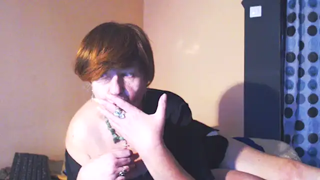Snapshot of MioritaHard chatting on 01-08-25, 02:14 MioritaHard online show from 01-08-25, 02:14