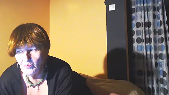 Snapshot of MioritaHard chatting on 02-05-25, 08:57 MioritaHard online show from 02-05-25, 08:57