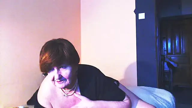 Snapshot of MioritaHard chatting on 02-13-25, 01:15 MioritaHard online show from 02-13-25, 01:15