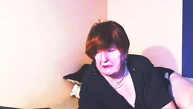 Snapshot of MioritaHard chatting on 02-19-25, 10:34 MioritaHard online show from 02-19-25, 10:34