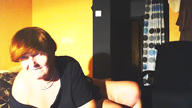 Snapshot of MioritaHard chatting on 02-28-25, 11:56 MioritaHard online show from 02-28-25, 11:56