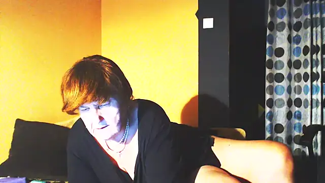Snapshot of MioritaHard chatting on 03-02-25, 04:32 MioritaHard online show from 03-02-25, 04:32