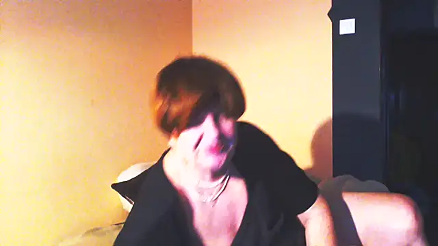 Snapshot of MioritaHard chatting on 03-03-25, 03:42 MioritaHard online show from 03-03-25, 03:42
