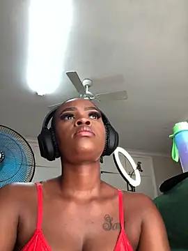 LuciousLips96 online show from 02-08-25, 06:33