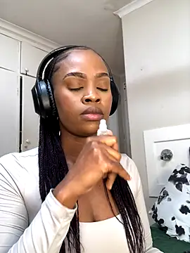 LuciousLips96 online show from 09-20-25, 09:54