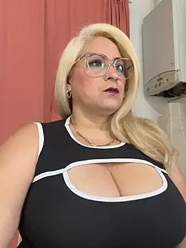 Snapshot of x_elena_x chatting on 03-03-26, 09:59 x elena x online show from 03-03-26, 09:59