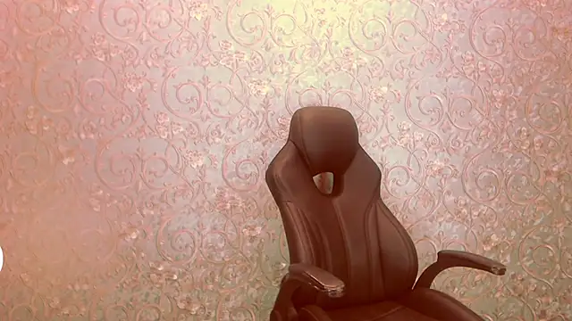 Snapshot of Infinitely chatting on 10-12-25, 03:44 Infinitely online show from 10-12-25, 03:44