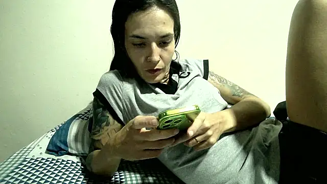 emmaherby online show from 01-25-25, 02:04