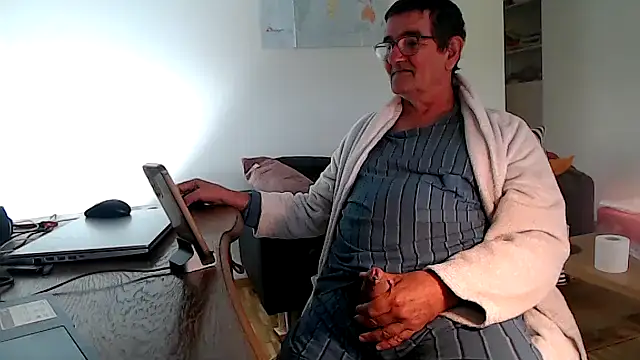 silvio-aus-luzern-CH online show from 05-14-26, 07:26
