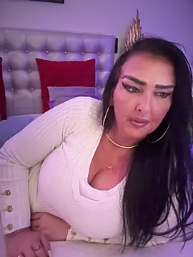 Snapshot of TiffanyRoxx chatting on 02-26-26, 07:13 TiffanyRoxx online show from 02-26-26, 07:13