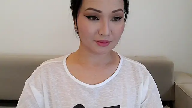 Snapshot of DanyMin chatting on 11-04-25, 07:29 DanyMin online show from 11-04-25, 07:29