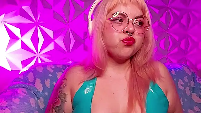 Snapshot of Satyn_doll chatting on 04-01-26, 11:57 Satyn doll online show from 04-01-26, 11:57