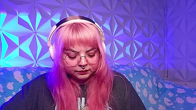 Snapshot of Satyn_doll chatting on 04-10-26, 11:09 Satyn doll online show from 04-10-26, 11:09