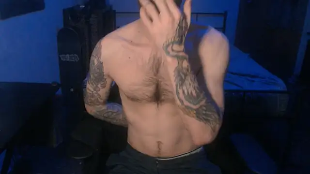 Snapshot of SexxxyLouis chatting on 01-05-25, 08:21 SexxxyLouis online show from 01-05-25, 08:21