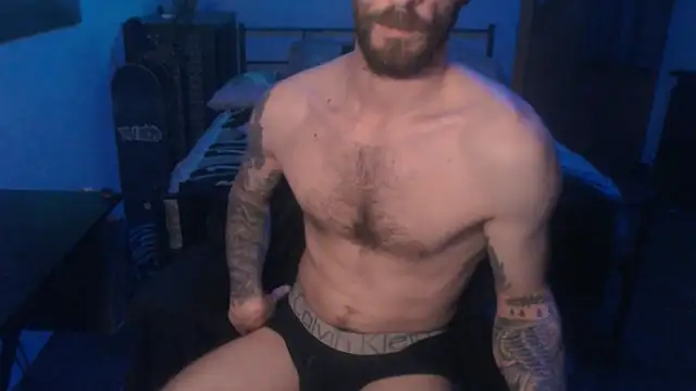 Snapshot of SexxxyLouis chatting on 01-09-25, 09:05 SexxxyLouis online show from 01-09-25, 09:05