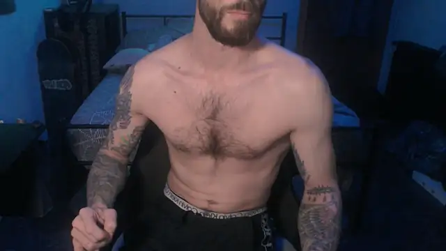 Snapshot of SexxxyLouis chatting on 01-26-25, 11:17 SexxxyLouis online show from 01-26-25, 11:17