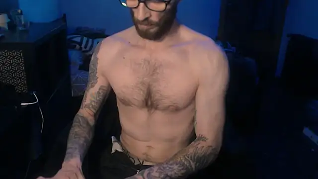 Snapshot of SexxxyLouis chatting on 02-05-25, 02:16 SexxxyLouis online show from 02-05-25, 02:16